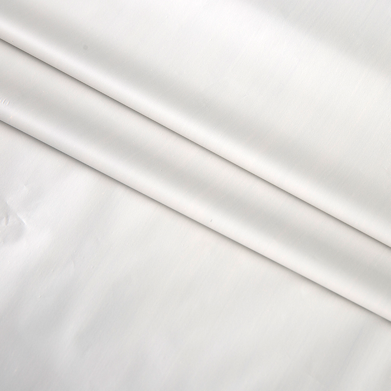 Lav åndbar 2 lag 100% blackout TPU -film til gardin beige + sort sort blackout -film